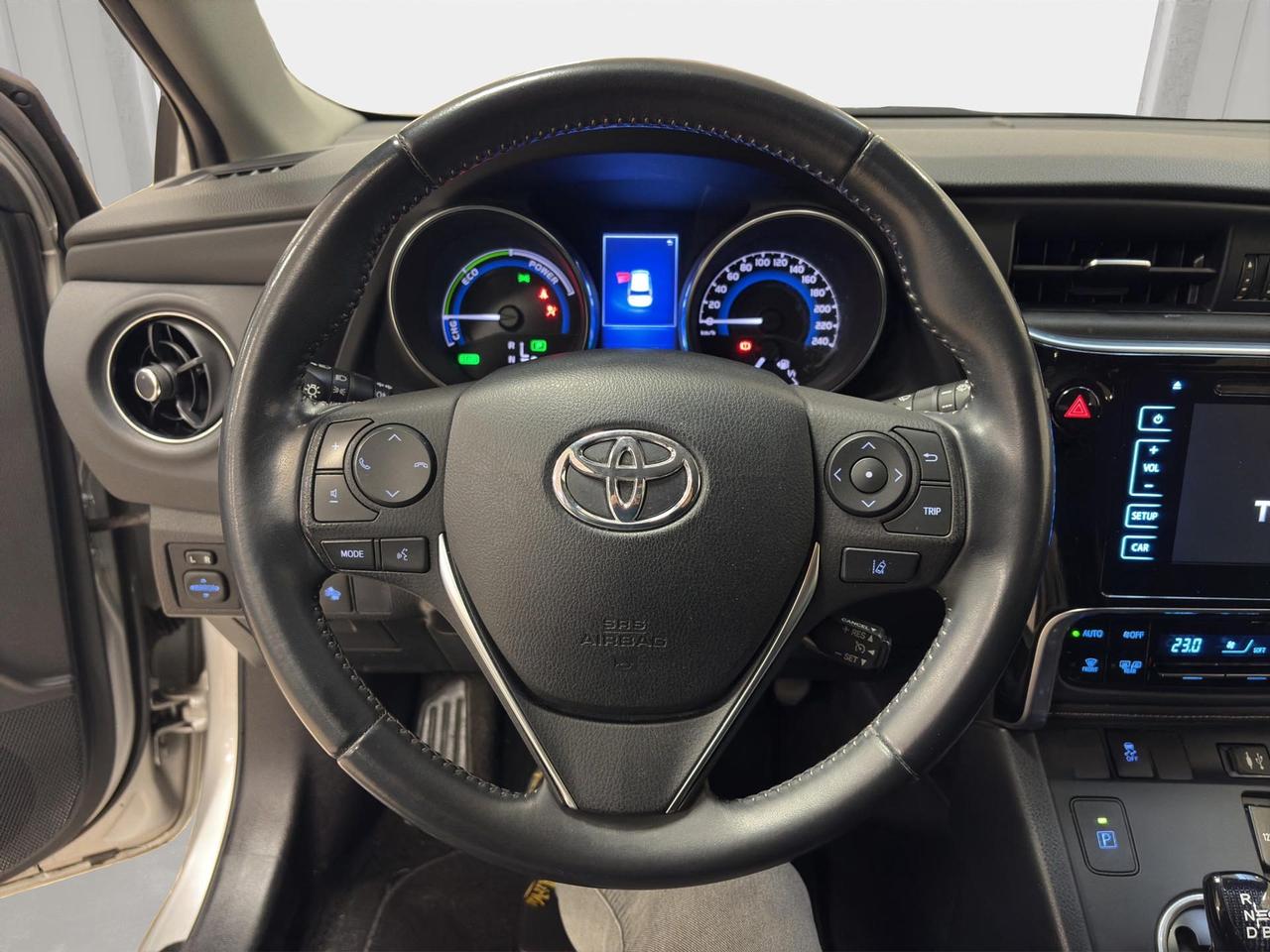 Toyota Auris 1.8h Active cvt