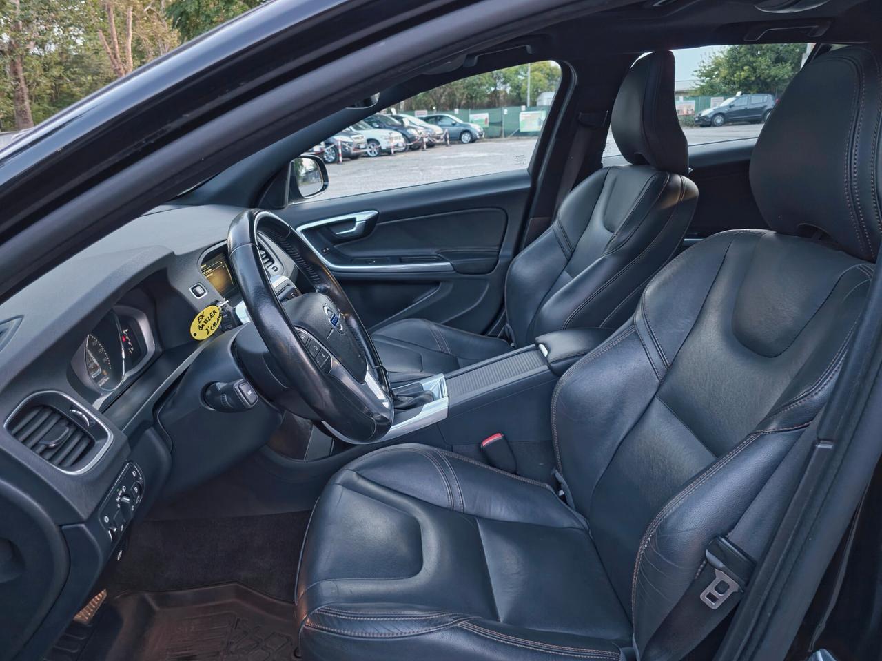 Volvo V60 Cross Country D4 Geartronic Summum 2016-E6 Automatico