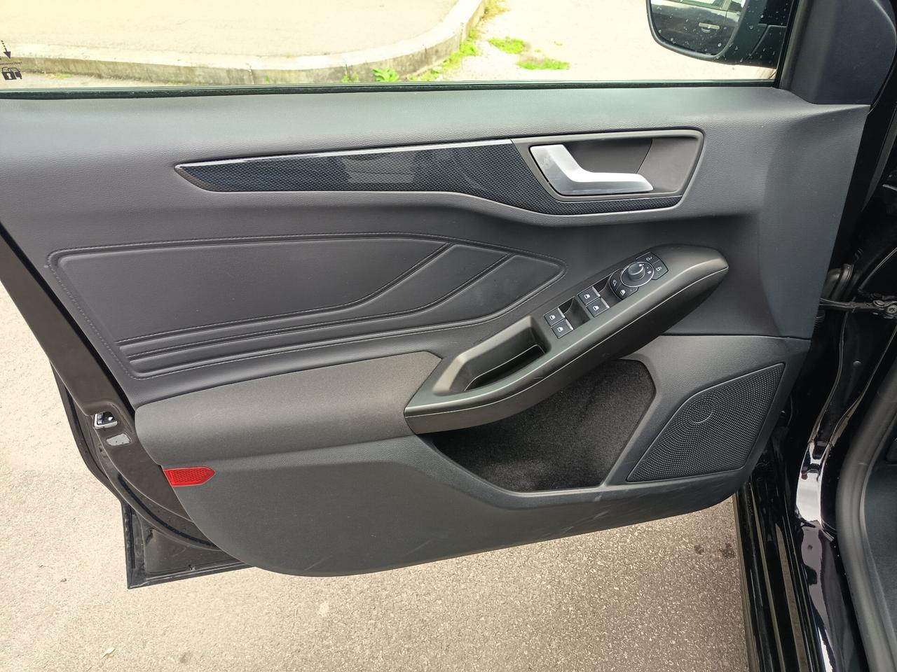 Ford Focus 1.0 EcoBoost Hybrid 125 CV 5p. ST-Line