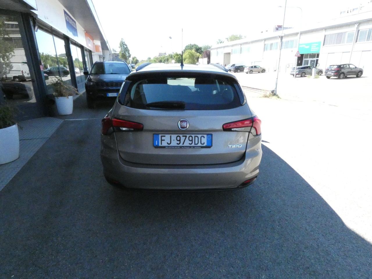 FIAT Tipo (2015-->) Tipo 1.6 Mjt S&S SW Easy Bu...