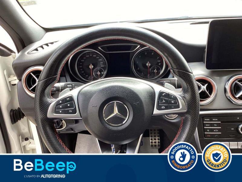 Mercedes-Benz GLA 180 PREMIUM AUTO
