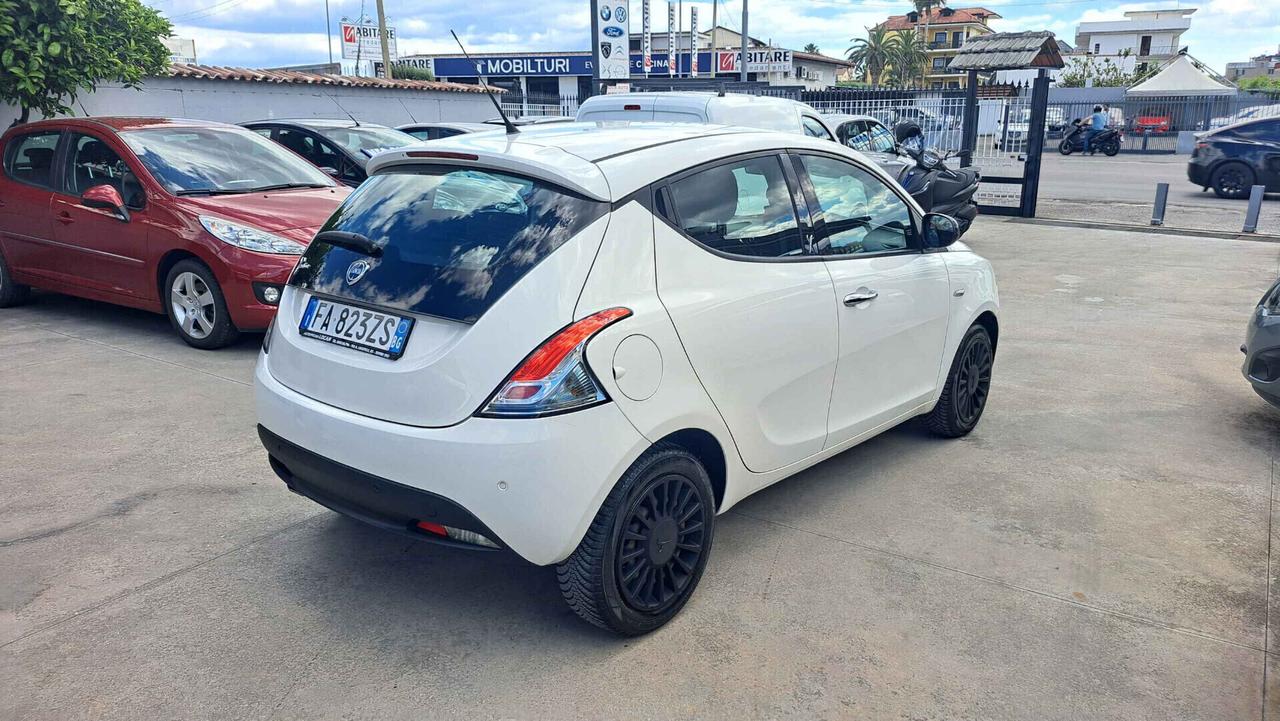 Lancia Ypsilon 1.3 MJT 16V 95 CV Gold