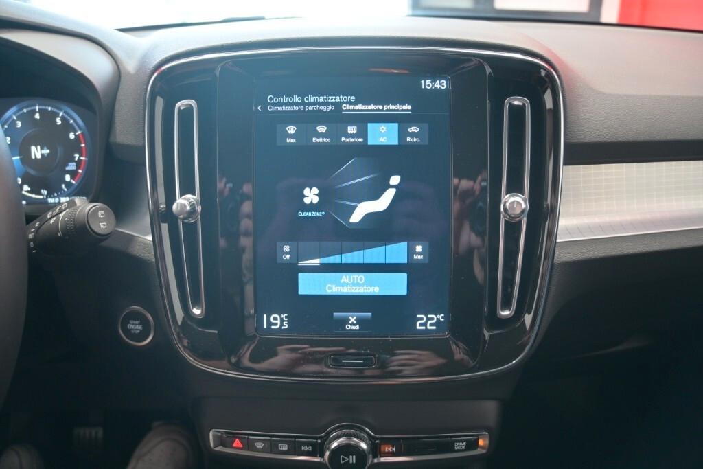 VOLVO XC40 1.5 T2 129CV 6M. MOMENTUM PRO ( FARI LED - COCKPIT - CRUISE - NAVI - MIRROR - PDC - TELECAMERA POST. )