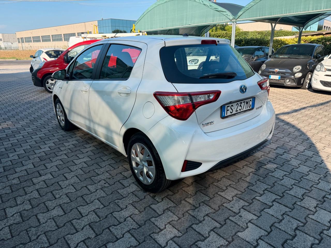 Toyota Yaris 1.5 Hybrid 5 porte Business
