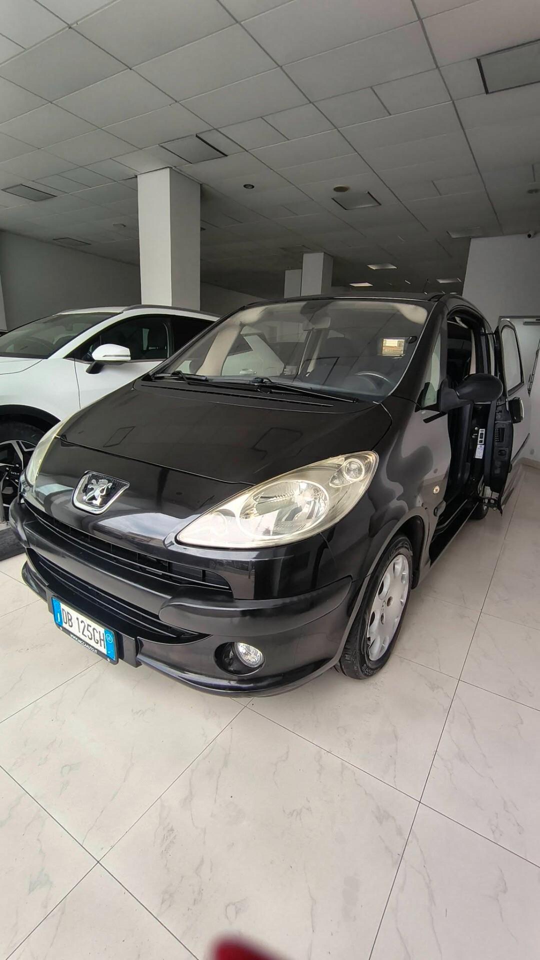 Peugeot 1007 1.4 BENZINA C/A