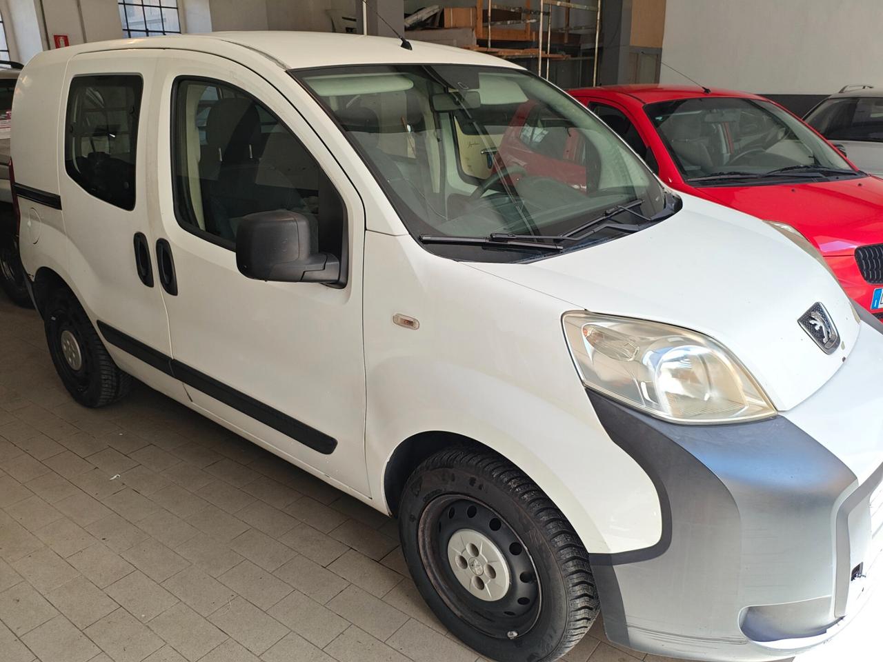 Peugeot bipper tipee