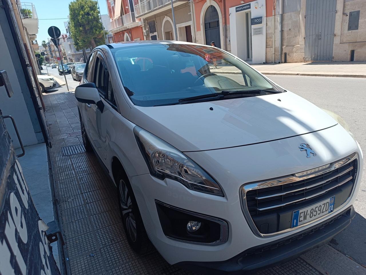 Peugeot 3008 1.6 e-HDi 115CV CAMBIO AUTOMATICO FULL