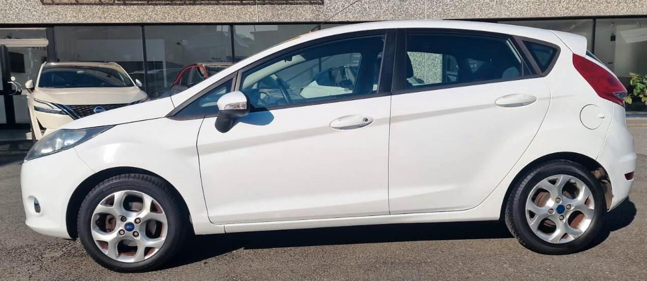 Ford Fiesta 1.4 TDCi 70CV 5 porte Titanium