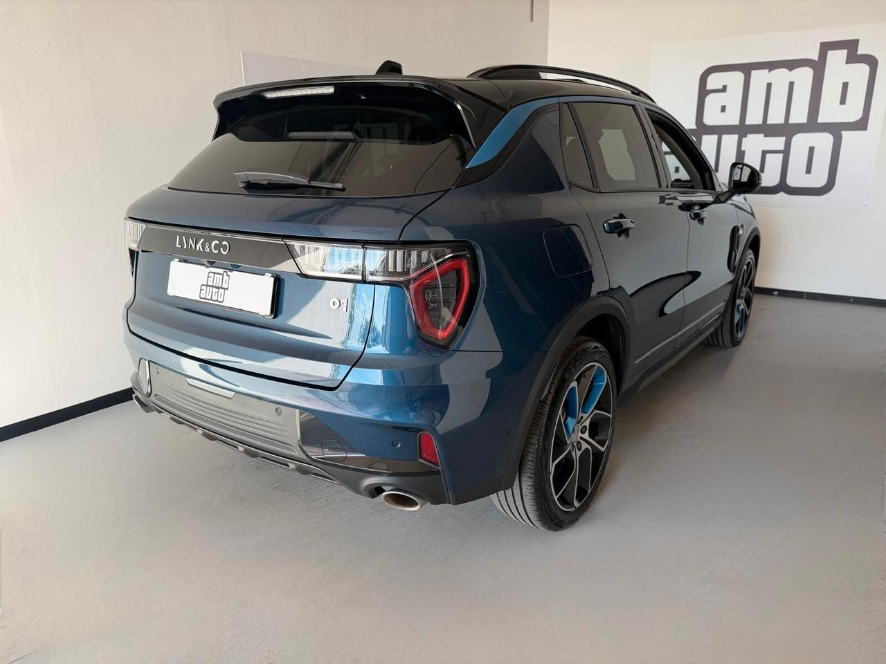Lynk&co 01 PHEV More