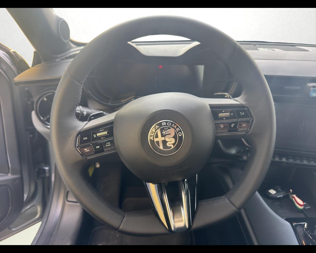 ALFA ROMEO Junior Ibrida My25 Ibrida 1.2145cv Hybrid Edct6