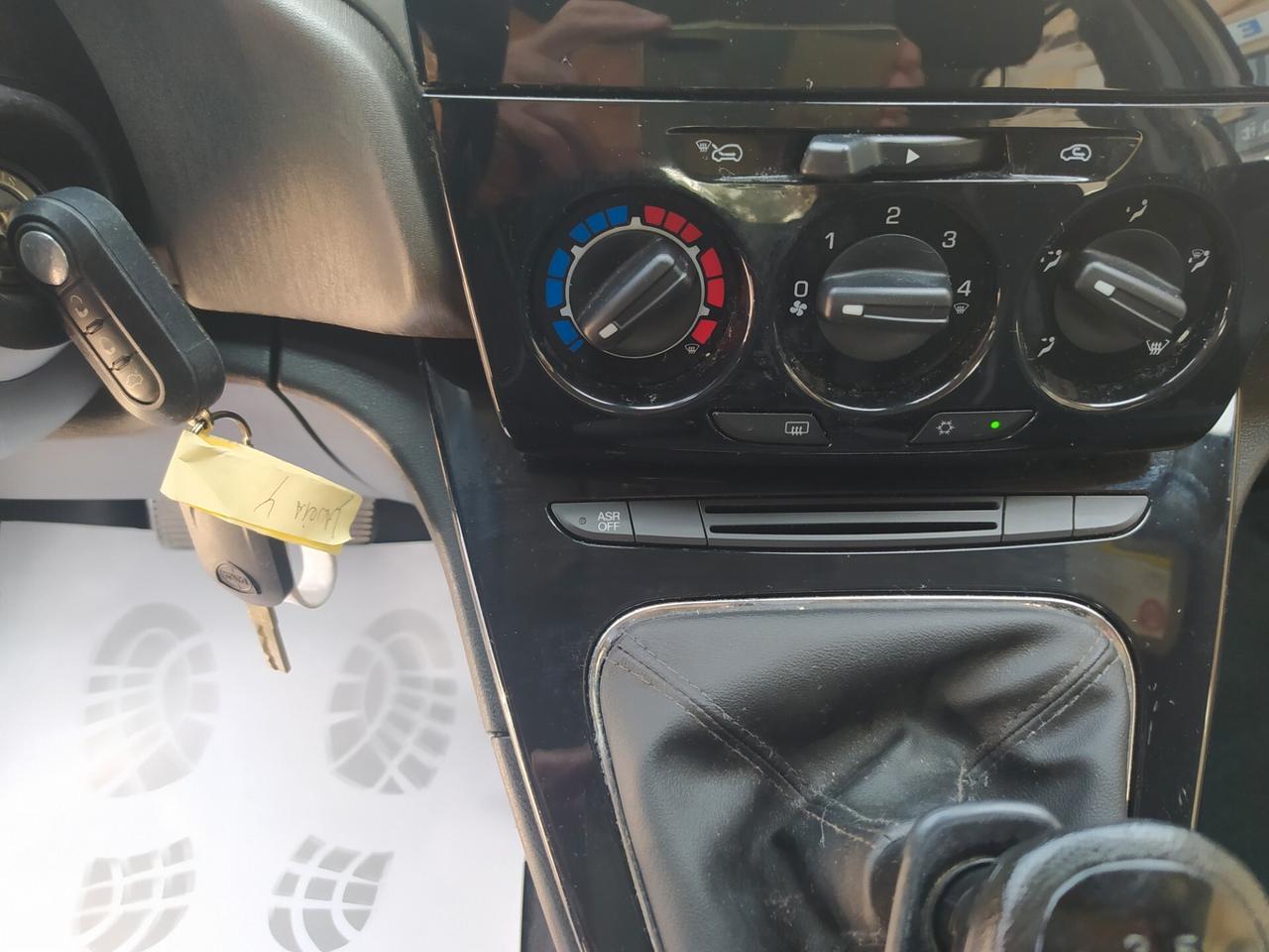 Lancia Ypsilon 0.9 TwinAir 85 CV 5 porte Metano Ecochic Silver Neopatentati