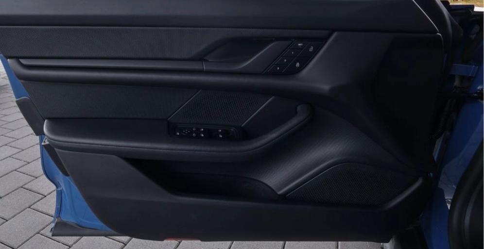 Porsche Taycan 4 Cross Turismo