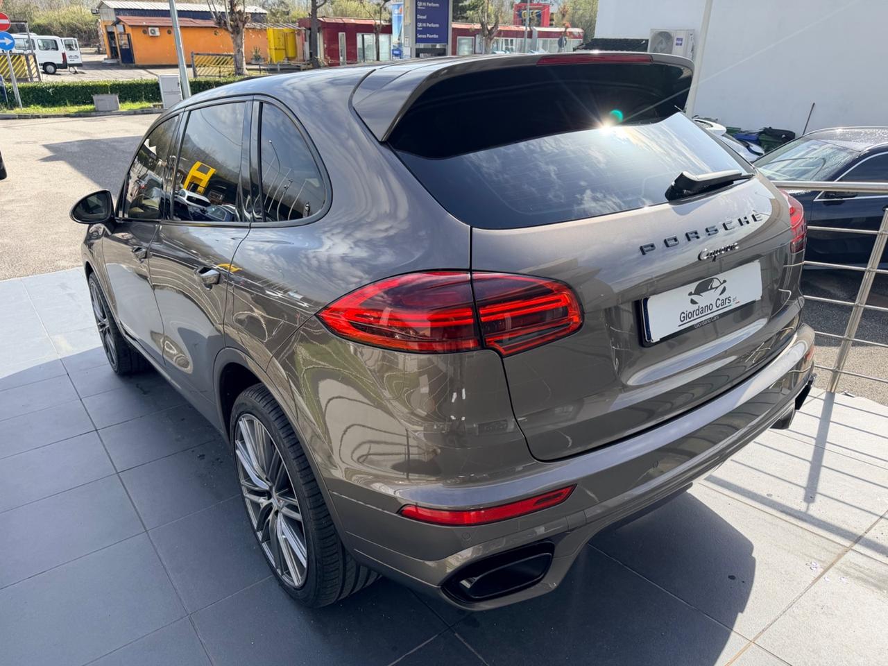 Porsche Cayenne 3.0 Diesel in garanzia no tasse