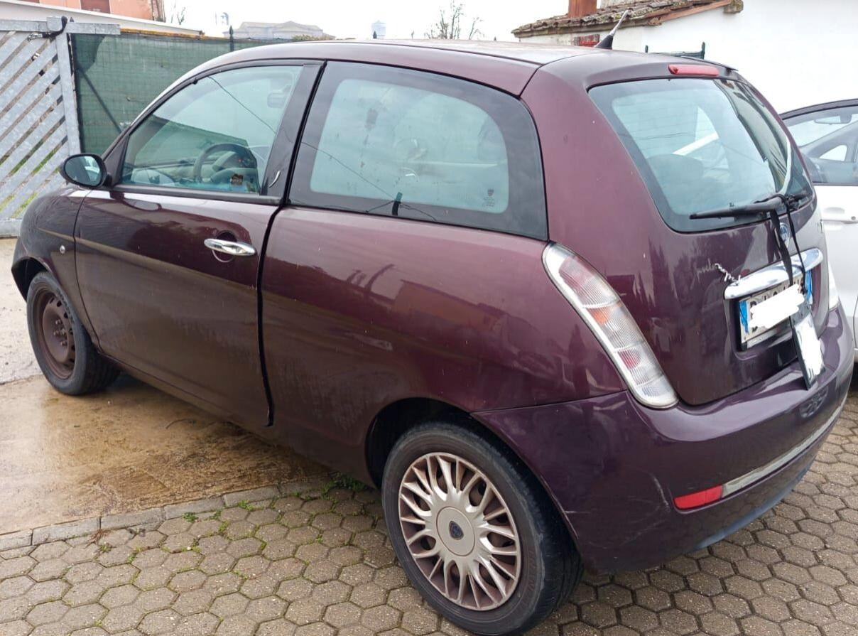 Lancia Ypsilon 1.3 MJT 75 CV Argento