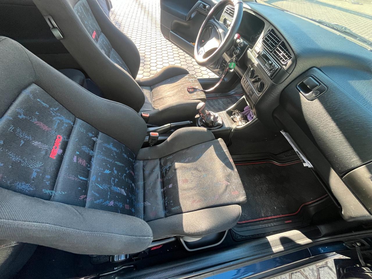 Volkswagen Golf GTI 2.0 16V cat 3 porte
