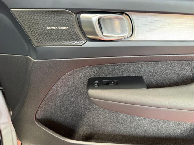 VOLVO XC40 B3 automatico Plus Dark TETTO PAN. Iva deducibile