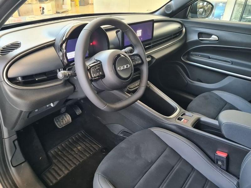 FIAT 600 1.2 Hybrid 145cv Sport Ed Mil Cort 26