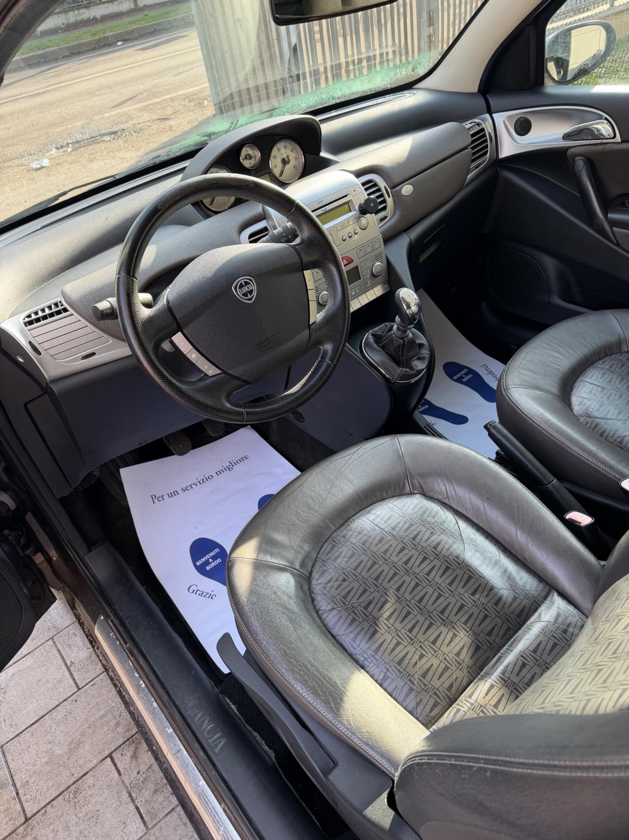 Lancia Ypsilon 1.2 Versus