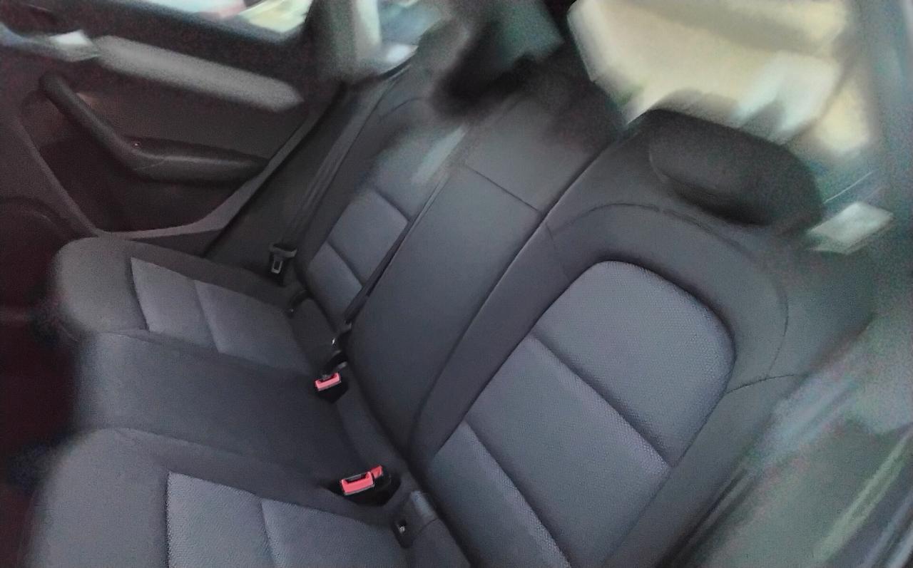 Audi Q3 2.0 TDI 120 CV Business