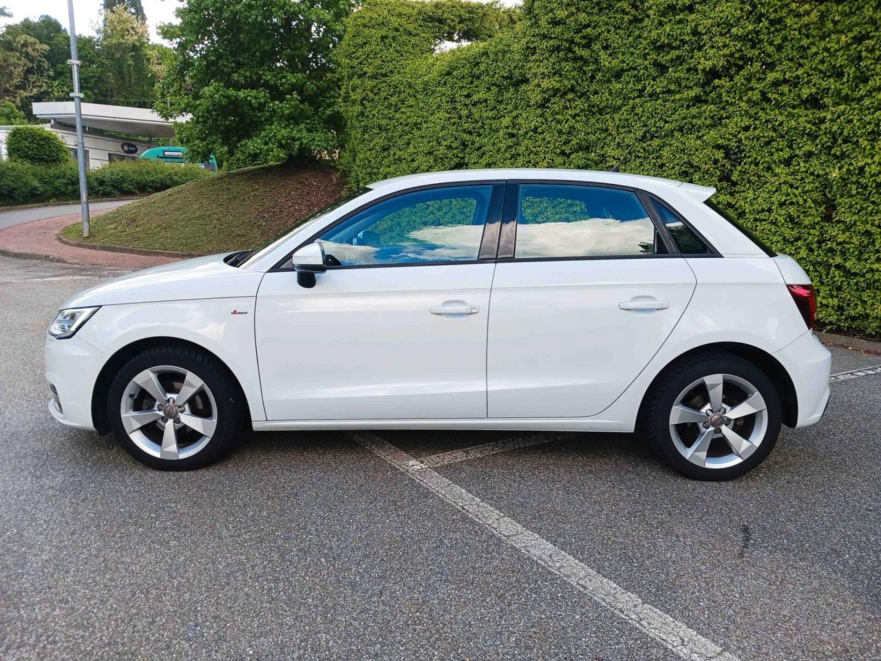 Audi A1 SPB 1.4TDI S-line UNIPRO - PERFETTA