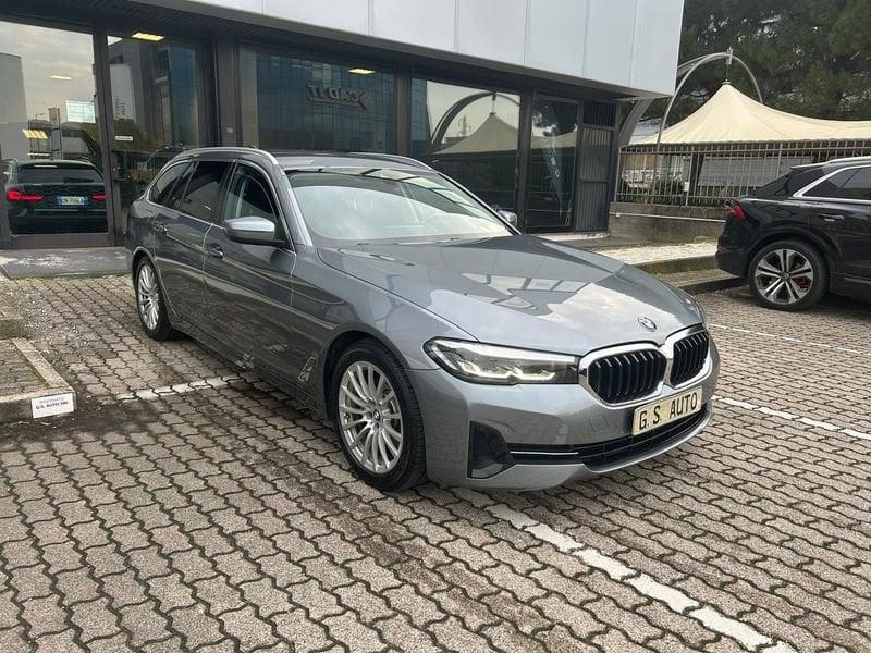 BMW Serie 5 520d Touring mhev 48V xdrive Business auto