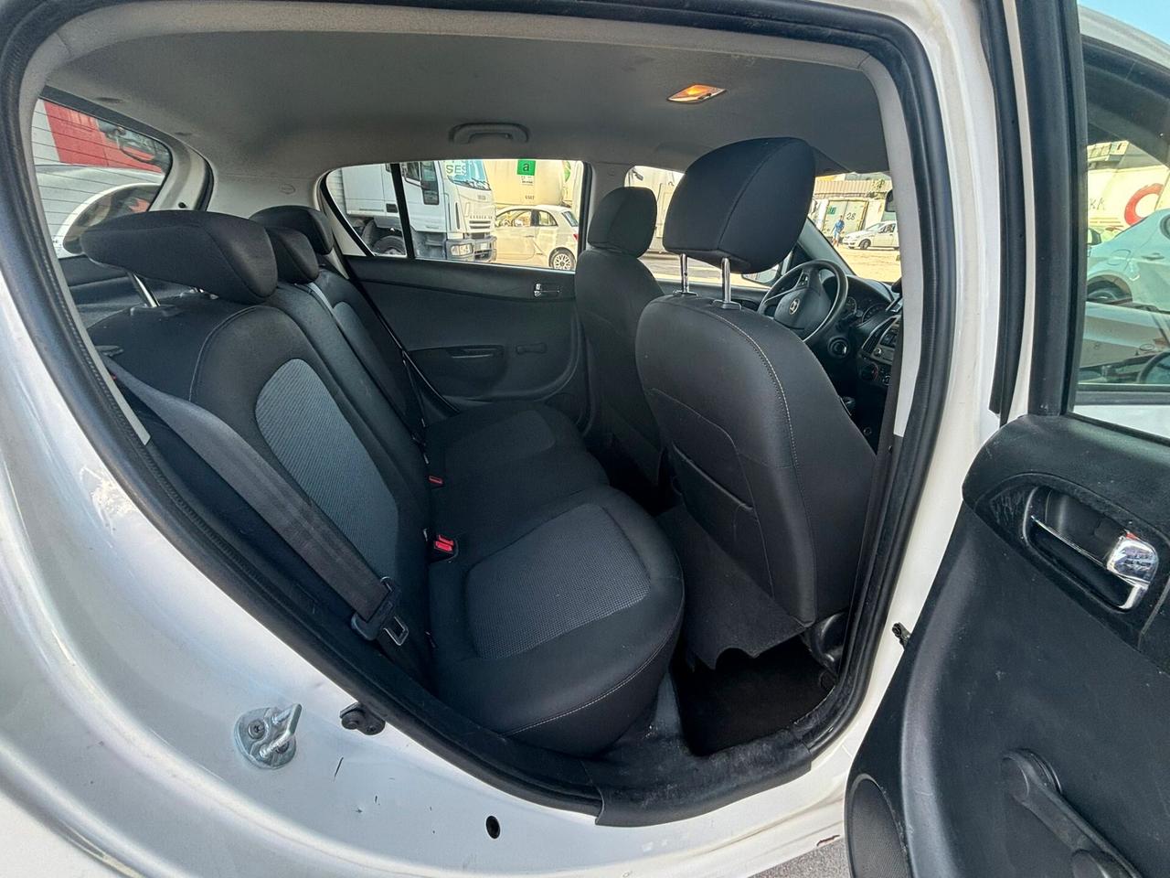 Hyundai i20 1.1 CRDi 3p. Sound Edition