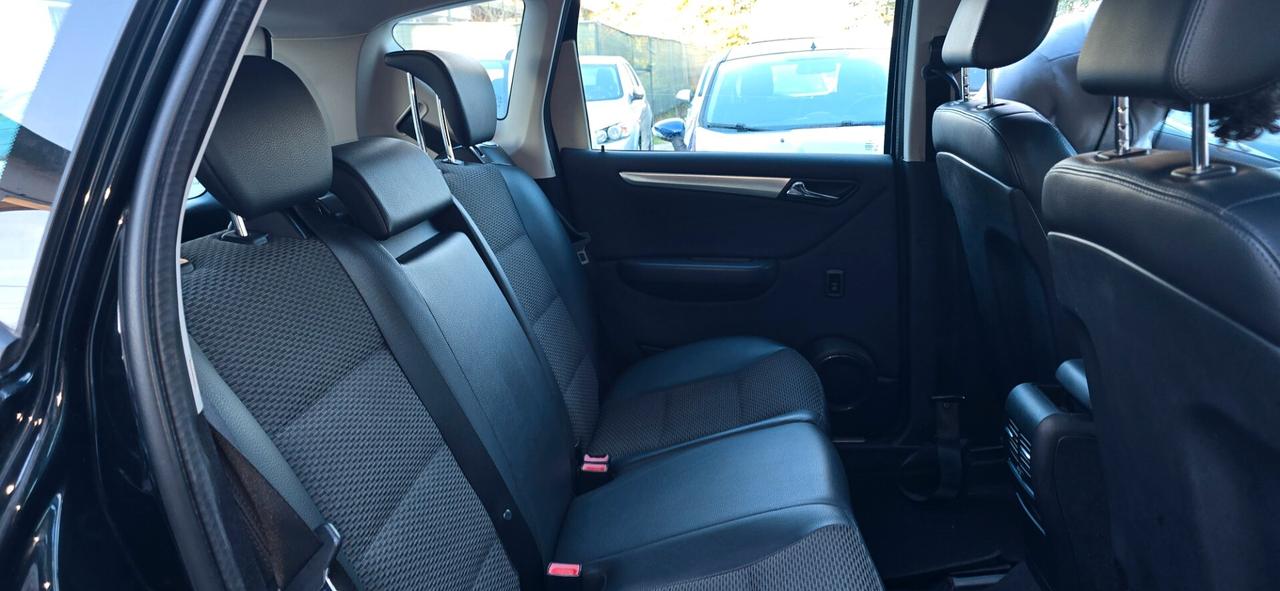 Mercedes-benz A 180 160 CDI BlueEFFICIENCY Executive