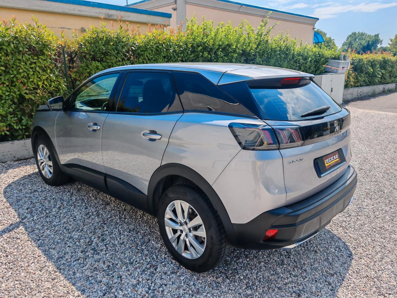 Peugeot 3008 1.5 130CV UNIPROPRIETARIO KM VERI GARANZIA 24 MESI OK NEOPATENTATI