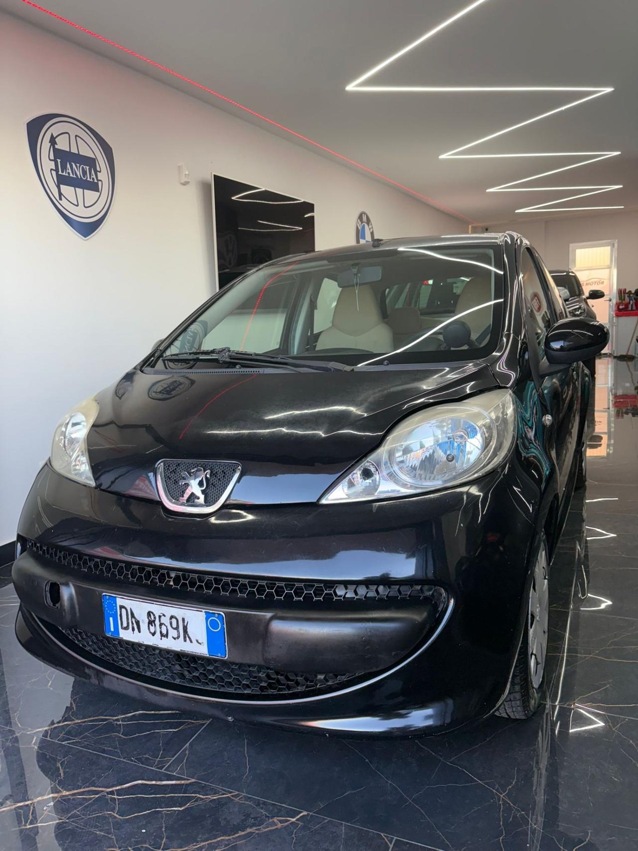 Peugeot 107 1.0 68CV 5p. Sweet Years