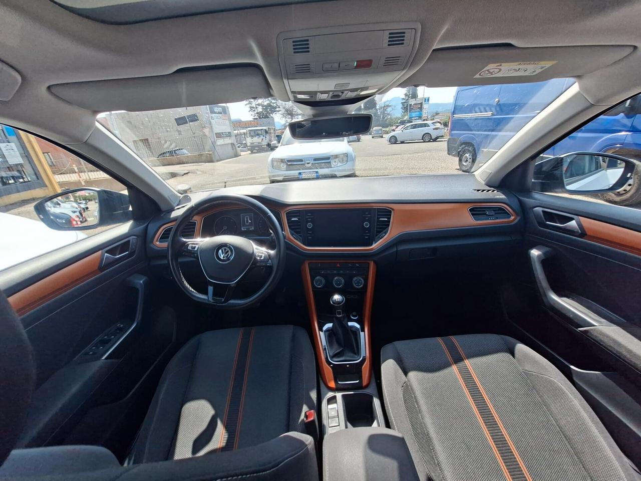 Volkswagen T-Roc 1.6 TDI R-LINE 116 cv