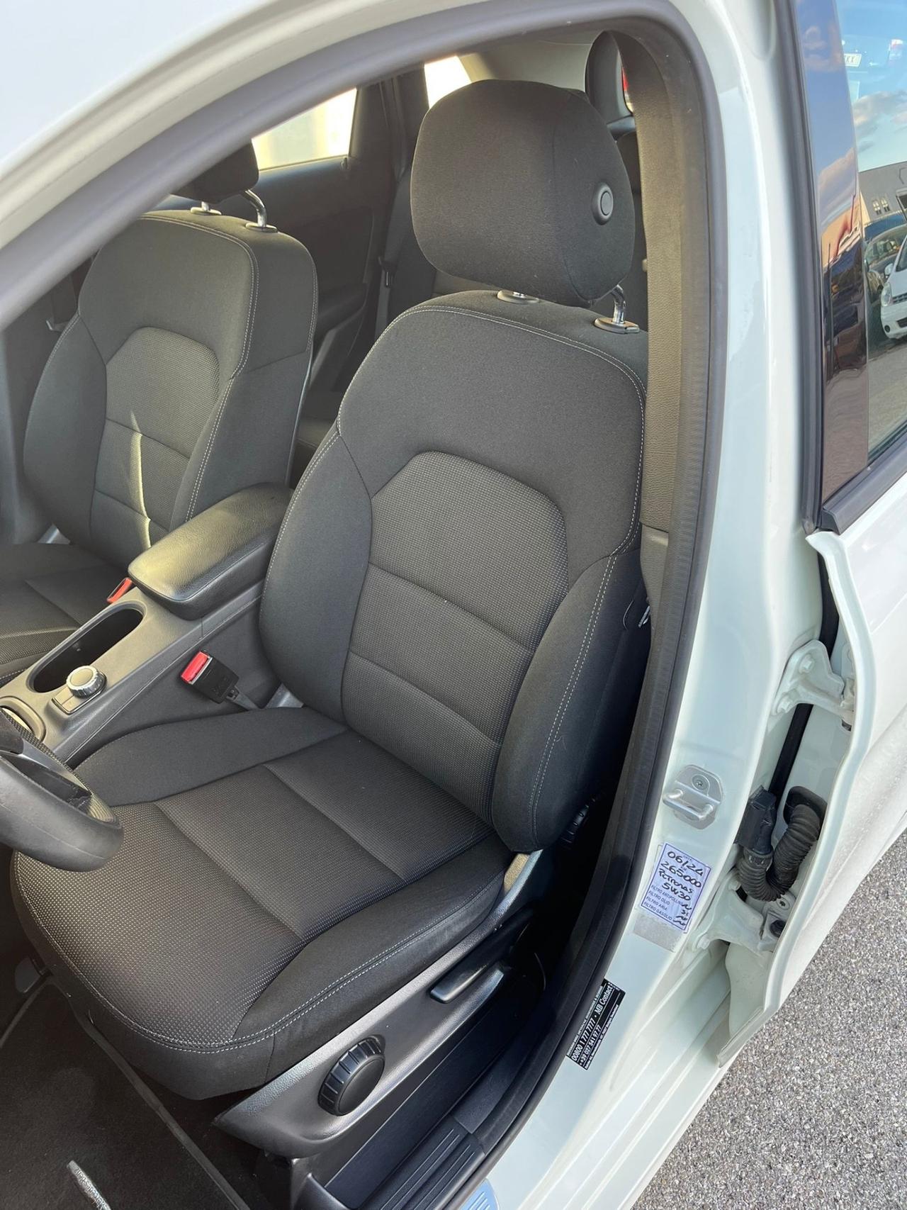 Mercedes-benz B 200 NGD. Benzina/metano