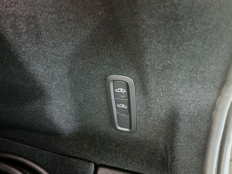 Volvo XC60 T6 PLUG IN AWD AUT ULTRA BLACK EDITION