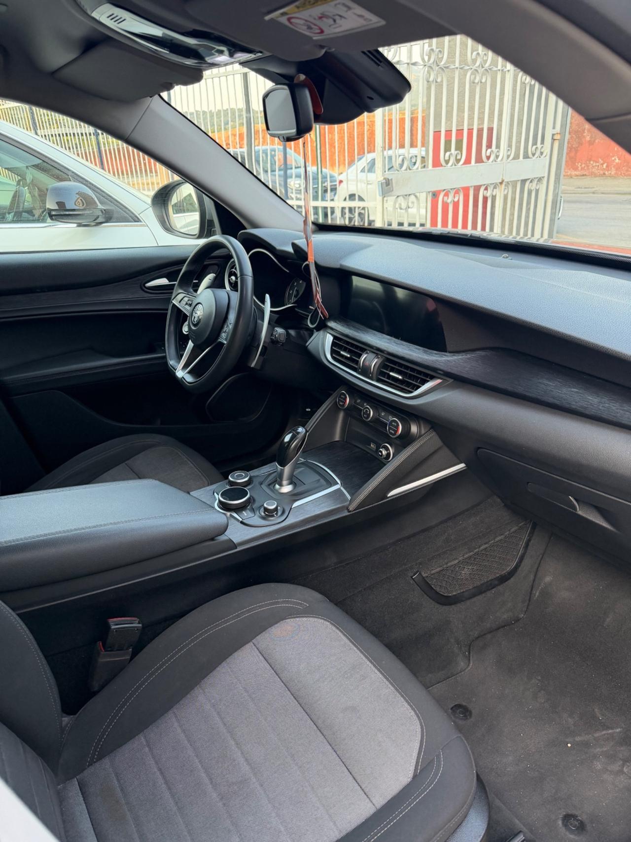 Alfa Romeo Stelvio 2.2 Turbodiesel 190 CV AT8 Q4 Business
