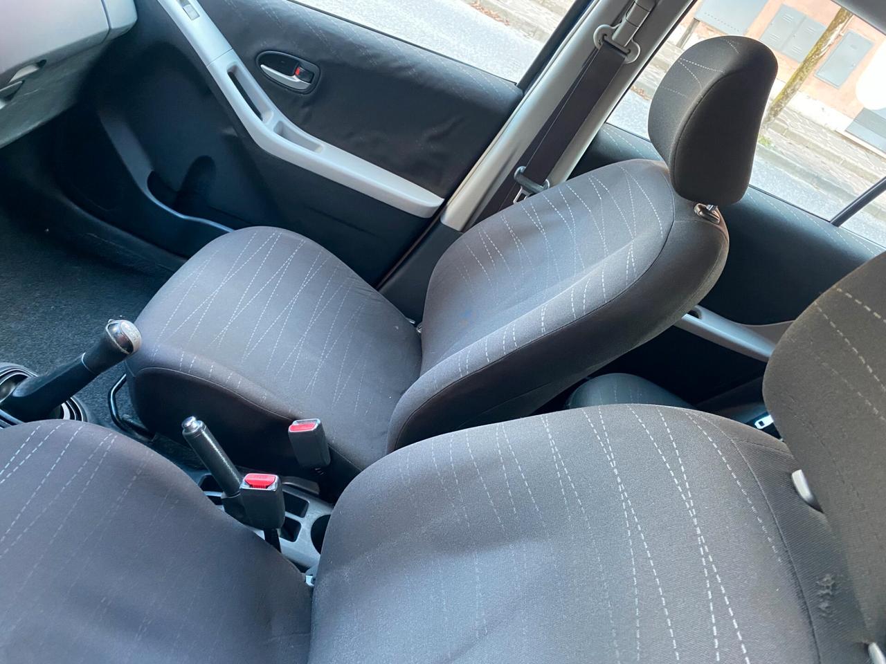 Toyota Yaris 1.0 5 porte Sol