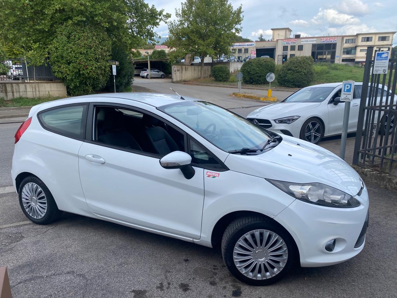 Ford Fiesta 1.4 TDCi 70CV 3 porte Titanium