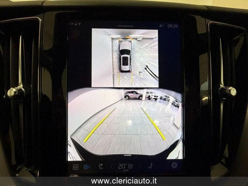 Volvo XC60 B5 AWD automatico Plus Dark