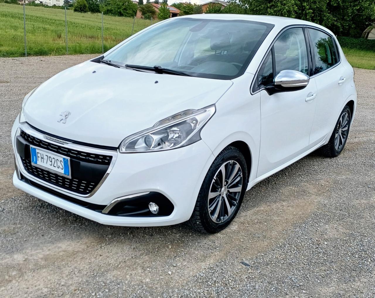 Peugeot 208 PureTech 82 5 porte Allure