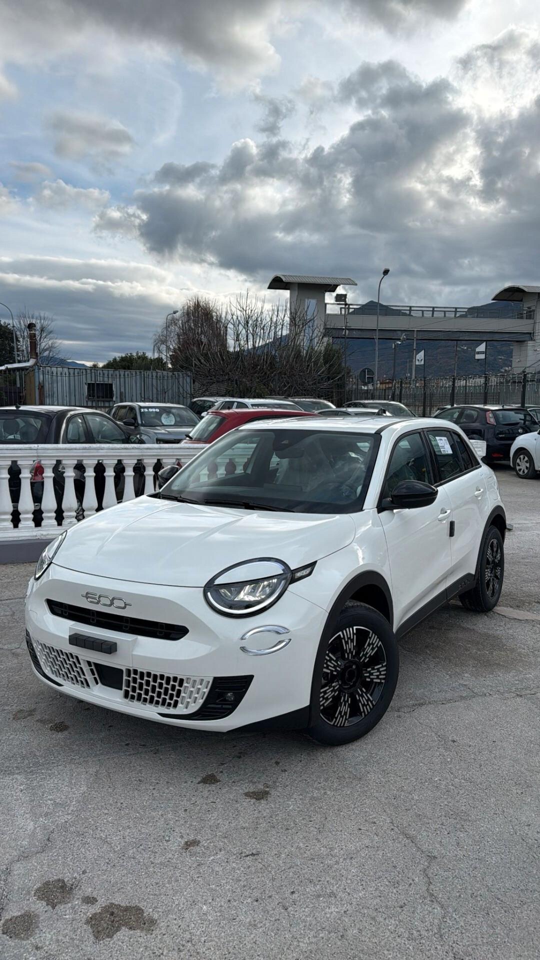 Fiat 600 Hybrid 145 CV CAMBIO AUTOMATICO "ICON"