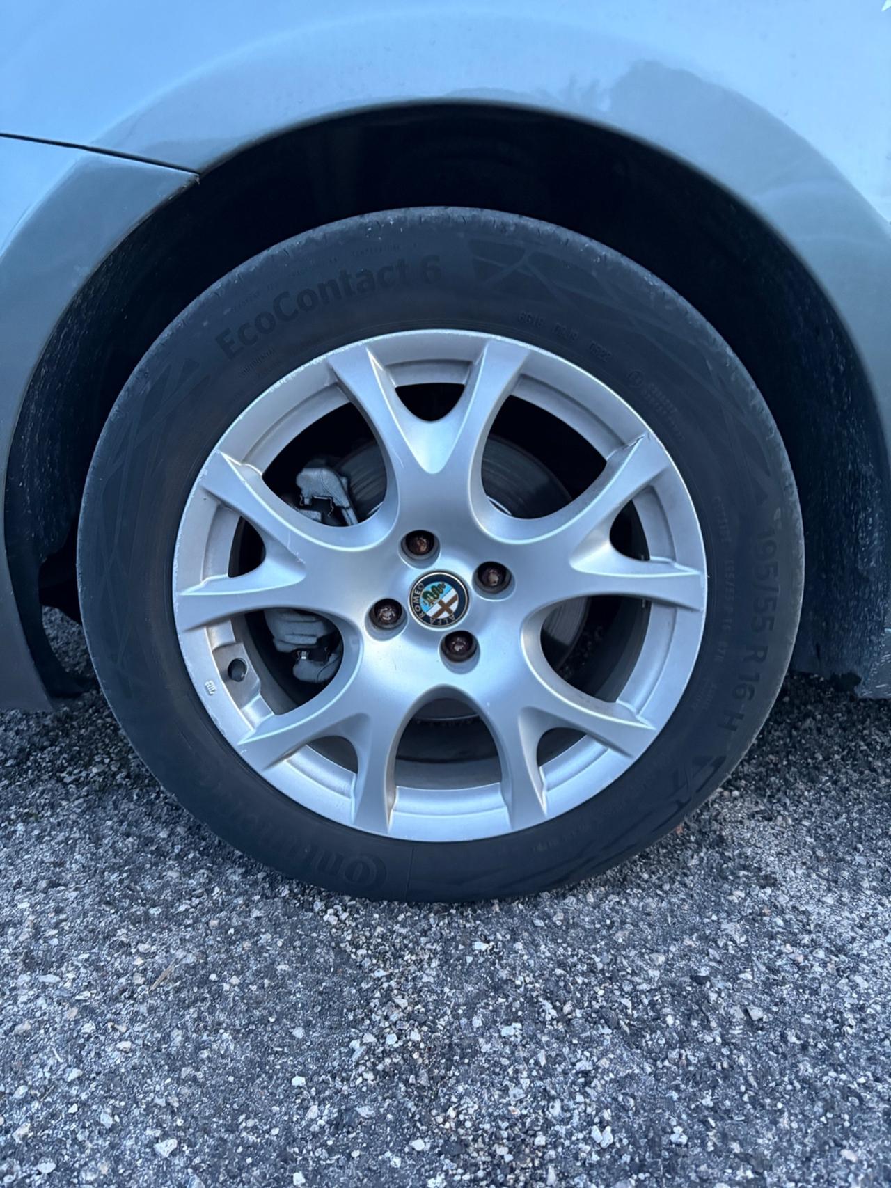 Alfa Romeo MiTo 1.6 JTDm 16V Distinctive Sport Pack