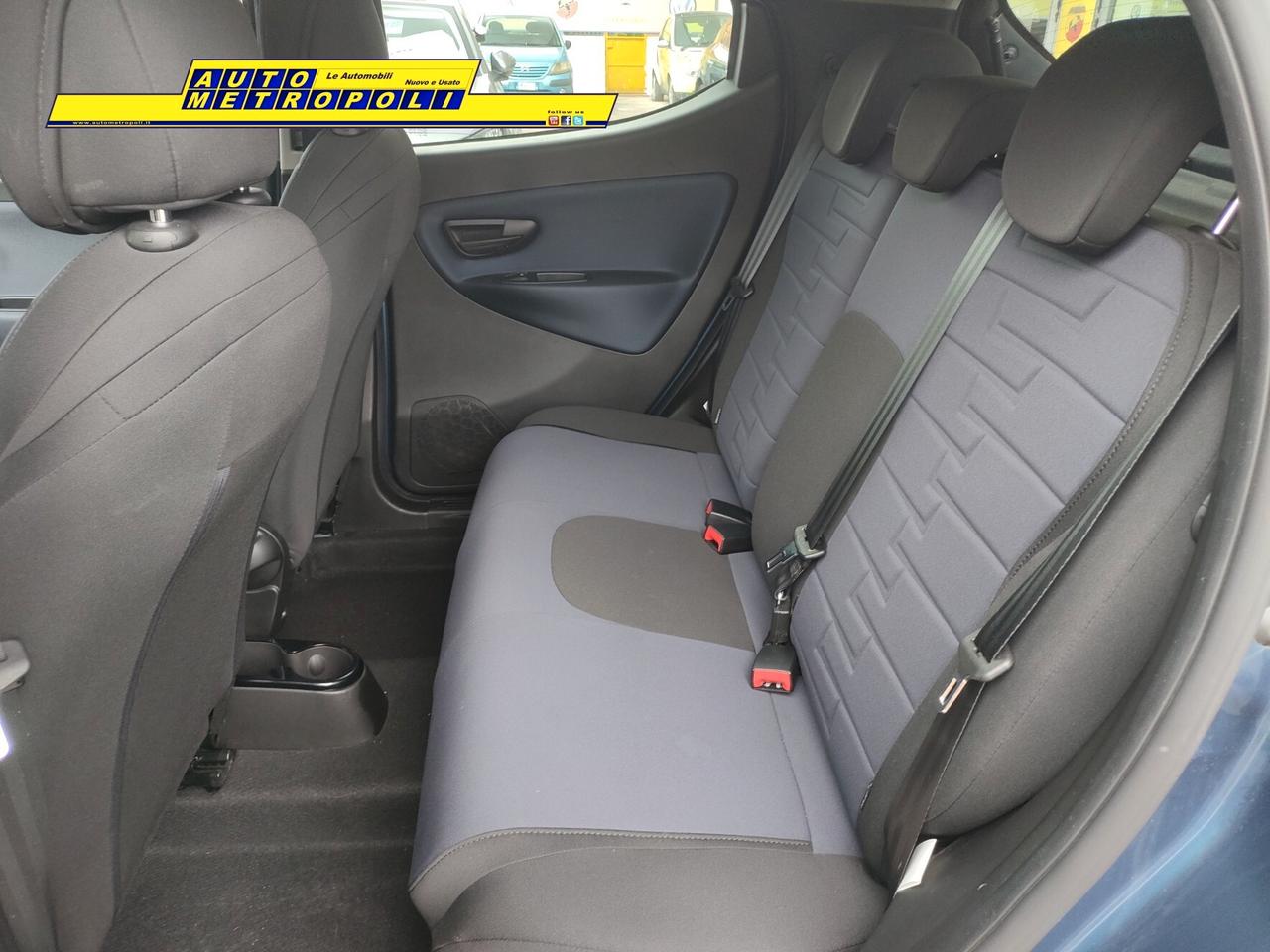 Lancia Ypsilon 1.0 FireFly S&S Hybrid Platino
