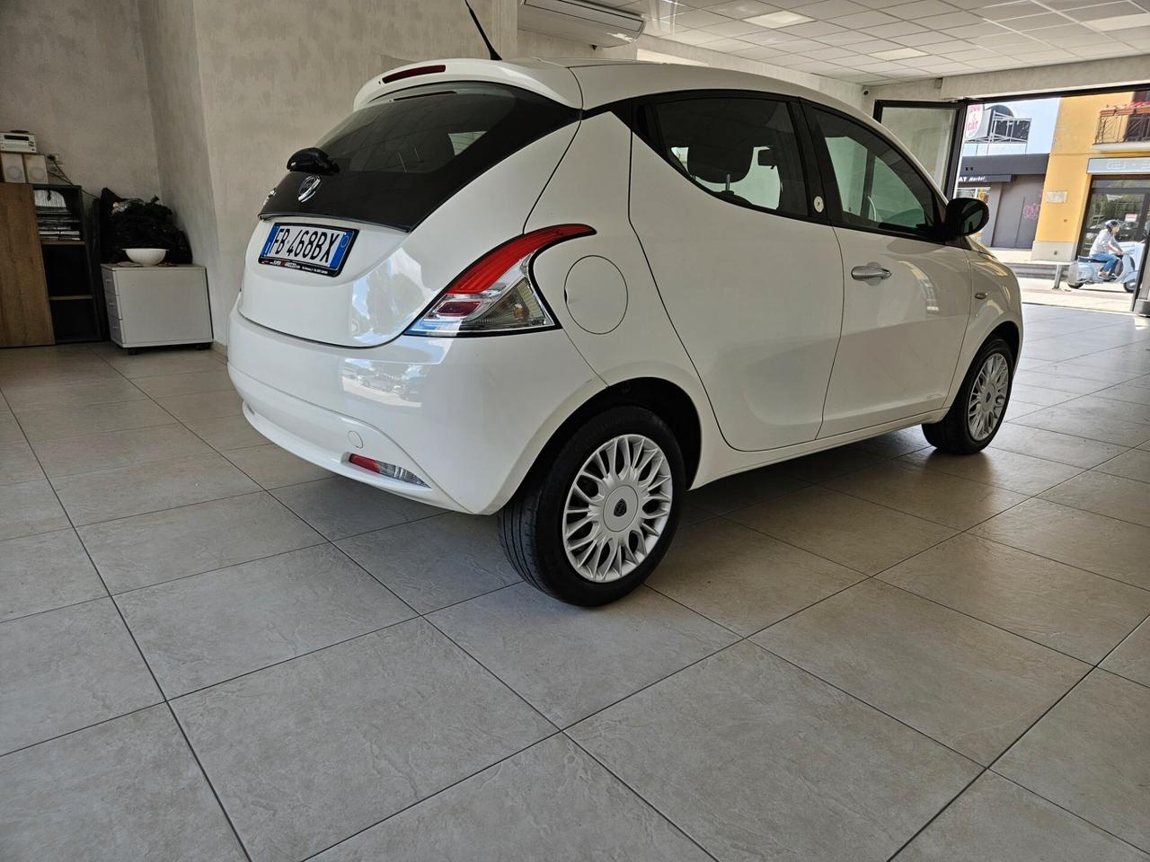Lancia Ypsilon 1.2 69 CV 5 porte GPL Ecochic Gold