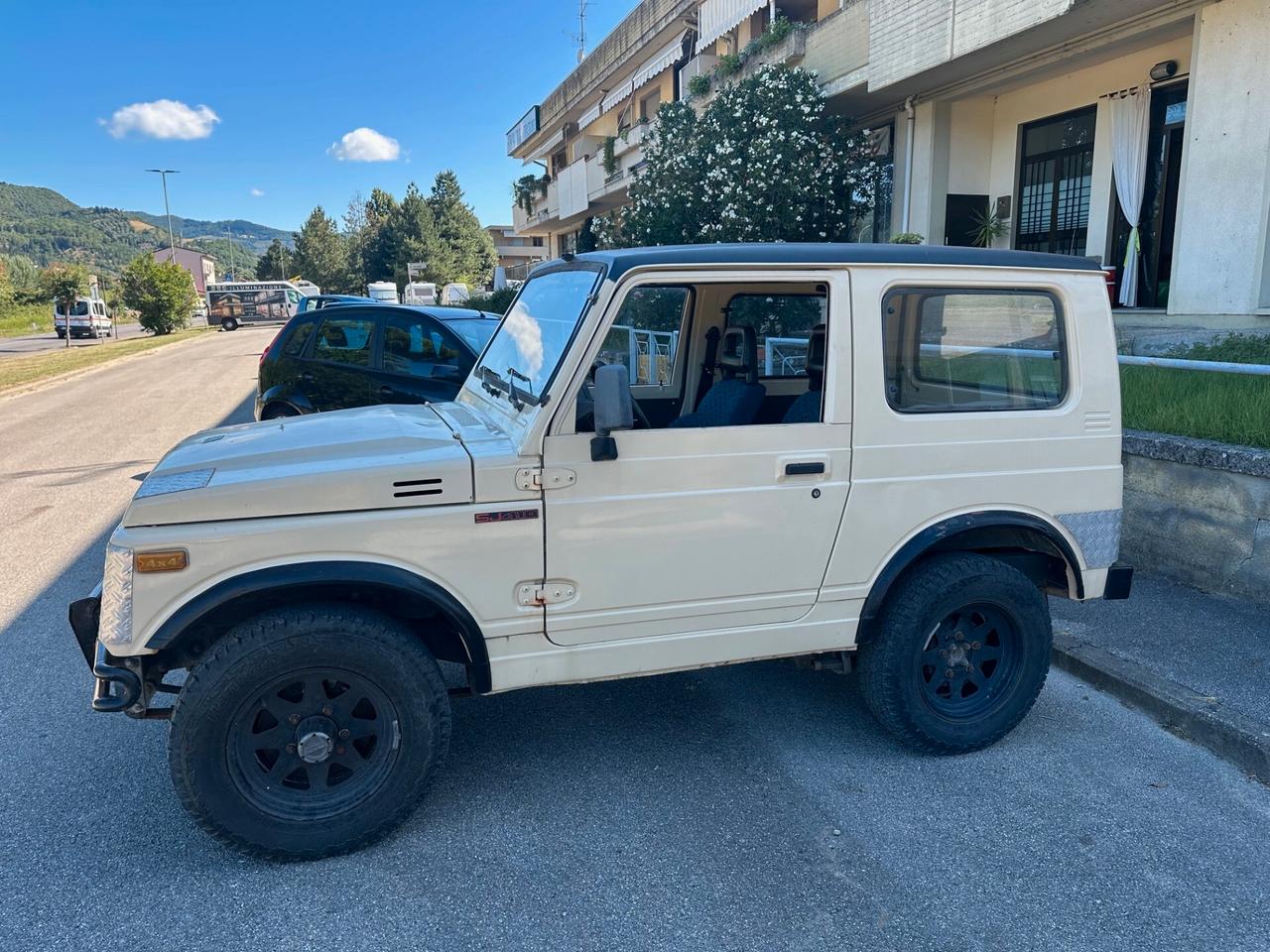 Suzuki SJ 410 SJ410 Berlina Sport