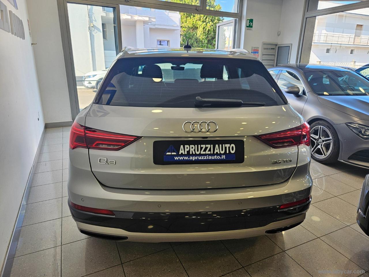 AUDI Q3 35 TDI S tronic Business Advanced