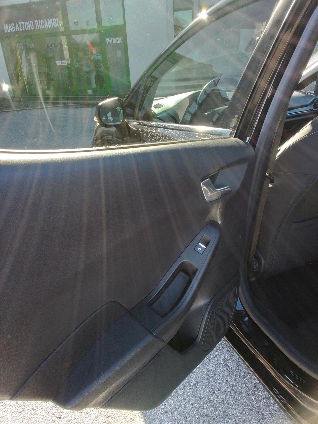 Ford Fiesta 1.0 Ecoboost Hybrid 125 CV 5 porte Titanium