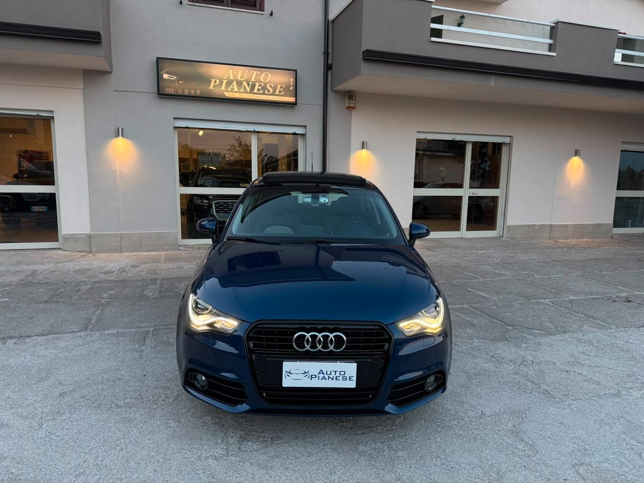 Audi A1 SPB 1.6 TDI 105CV Ambition Tetto