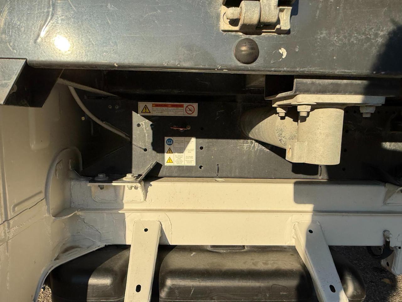 VOLKSWAGEN Crafter Ribaltabile trilaterale crafter 35 2.0 tdi 140cv L3 ribalt.tril. Business