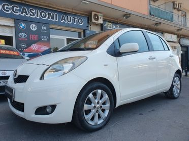 Toyota Yaris 1.3 5 porte Sol benzina anno 2011 km 135000