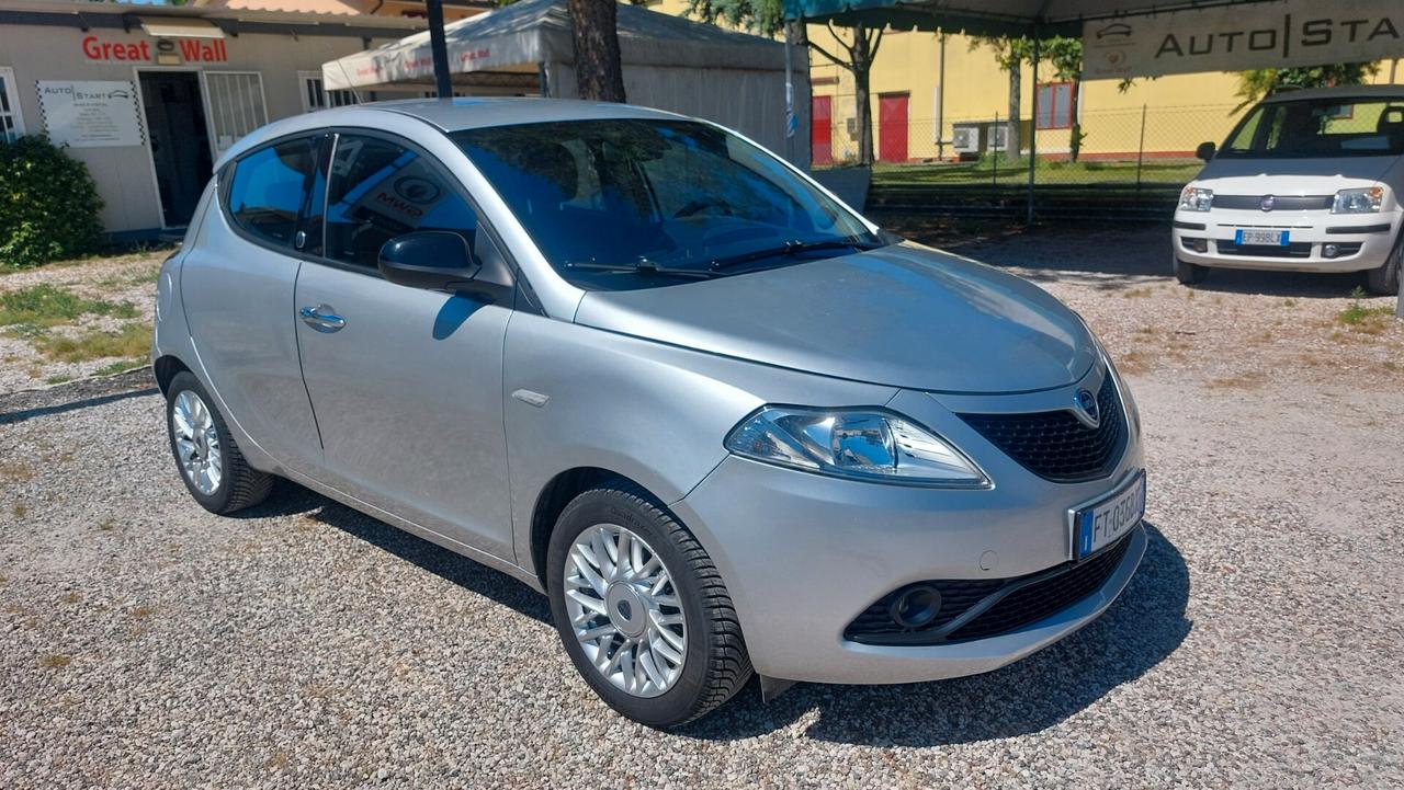 Lancia Ypsilon 1.2 69 CV 5 porte GPL Ecochic Gold