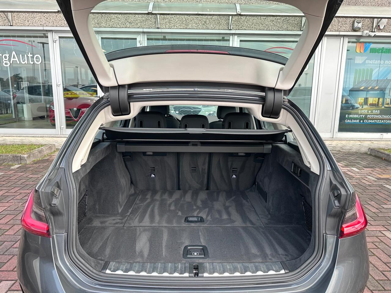 BMW 320d Touring xDrive AUTOMATICA EURO6D! PELLE!