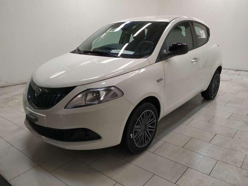 Lancia Ypsilon 1.0 firefly hybrid Silver Plus s&s 70cv